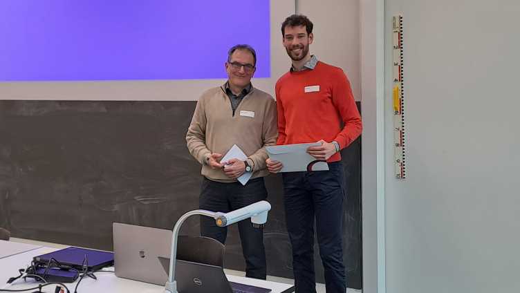 Enlarged view: SGA award handover for best Bachelor Thesis 2024